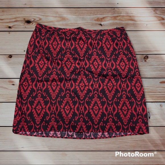 Linea by Louis Dell'Olio Ikat Printed Pull-On Skirt, 2X Black-Red Combo A254441 - Picture 5 of 11